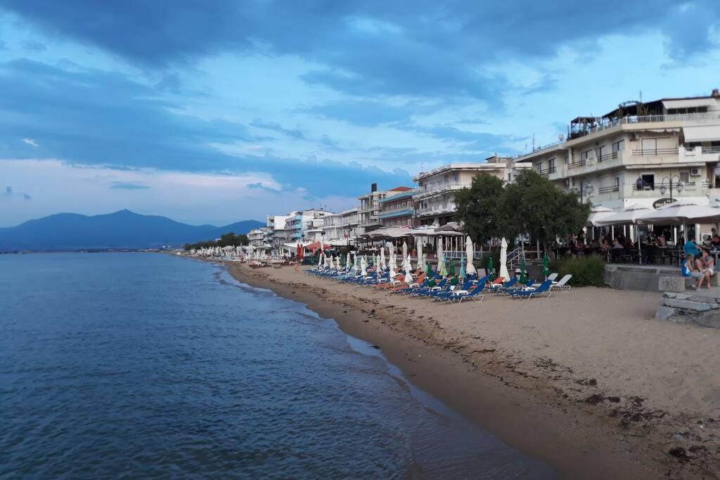 Apartment Next To The Sea Peraía Kültér fotó